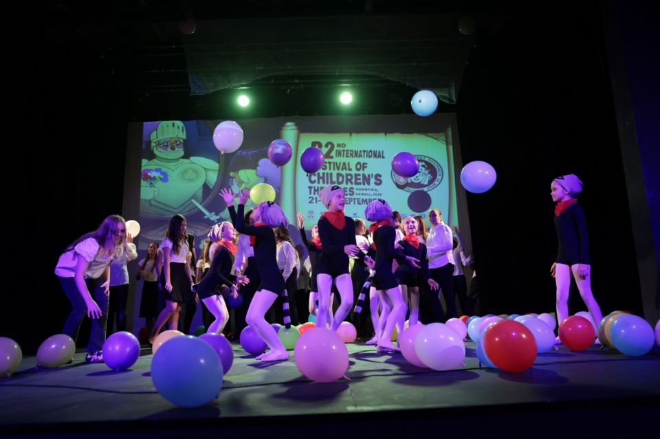 Uručenjem nagrada &ldquo;Mali princ&rdquo; Feng Li i Zdravku Mićanoviću svečano otvoren 32. Međunarodni festival pozori&scaron;ta za decu Subotica