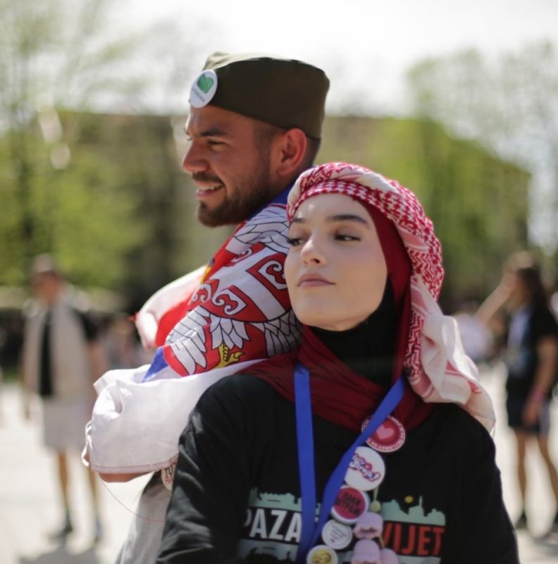 Mingl intervju, Sava Nikolić - Fotografija &scaron;ajkače i hidžaba kao simbol borbe za život bez podela
