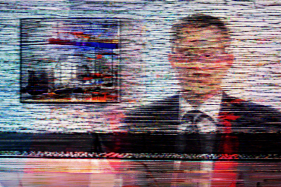 Traumatizacija i otupljivanje: Kako neetičko izve&scaron;tavanje o tragedijama utiče na publiku?