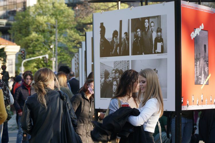 Na Kalemegdanu otvorena izložba fotografija „Novi talas u Beogradu“