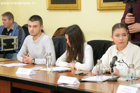 Prvi dijalog mladih sa donosiocima odluka u Vranju