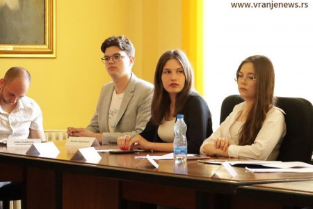 Rezultat dijaloga mladih i gradonačelnika Vranja: Reformiše se Savet za mlade