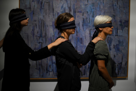 Vođenje na neviđeno kroz „Plavu izložobu“ u Muzeju savremene umetnosti
