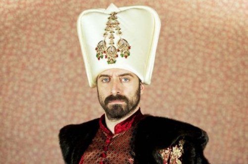 Sulejman Veličanstveni: za i protiv